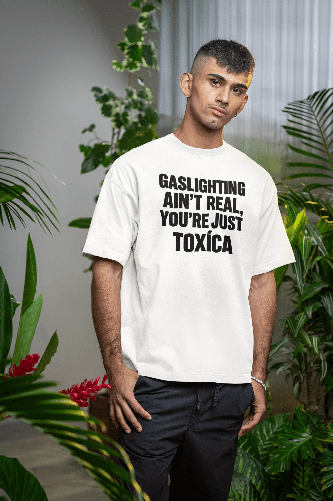 GASLIGHTING AIN’T REAL, YOU’RE JUST A TÓXICA – Funny Latina T-Shirt - Stonk Shark Co.